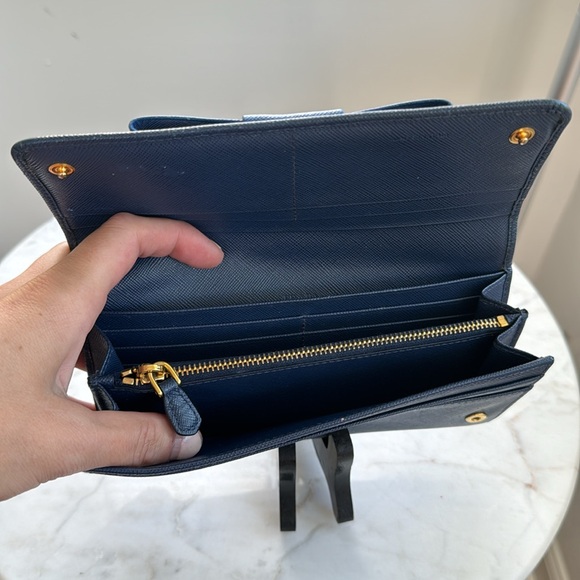 Prada Wallet - Picture 3 of 3